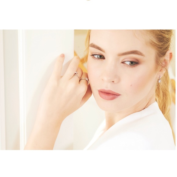 COPY - 18K Yellow Gold-Plated Large Center Stone … - Picture 6 of 6